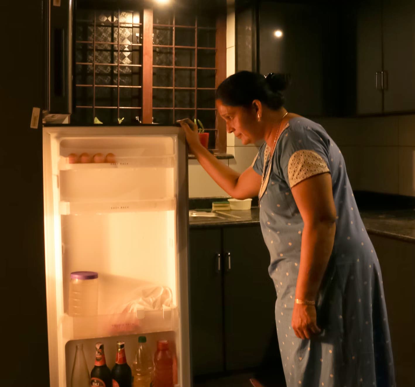 The most common user pain was looking in the fridge at the available food and not knowing what to cook with it 